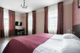 Гостиница Матисов домик Санкт-Петербург Улучшенный семейный номер с 1 кроватью или 2 отдельными кроватями (с кондиционером)-10