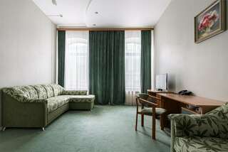 Гостиница Матисов домик Санкт-Петербург Семейный двухкомнатный с 1 кроватью или 2 отдельными кроватями (с кондиционером)-7