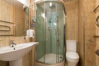 Гостиница Матисов домик Санкт-Петербург Семейный двухкомнатный с 1 кроватью или 2 отдельными кроватями (с кондиционером)-6