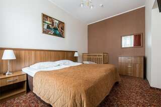 Гостиница Матисов домик Санкт-Петербург Семейный двухкомнатный с 1 кроватью или 2 отдельными кроватями (с кондиционером)-3