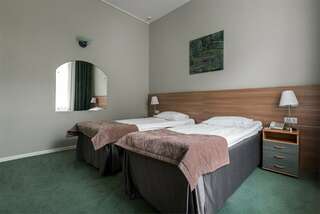 Гостиница Матисов домик Санкт-Петербург Семейный двухкомнатный с 1 кроватью или 2 отдельными кроватями (с кондиционером)-9